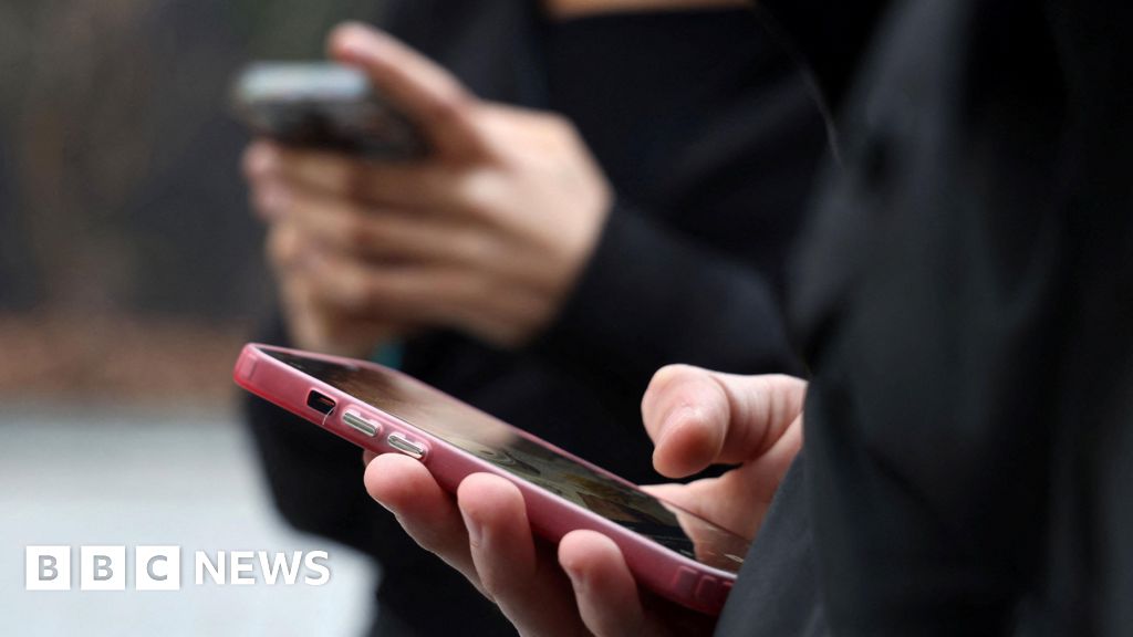 Tech firms had 'enough time' says Nandy, ahead of social media announcement