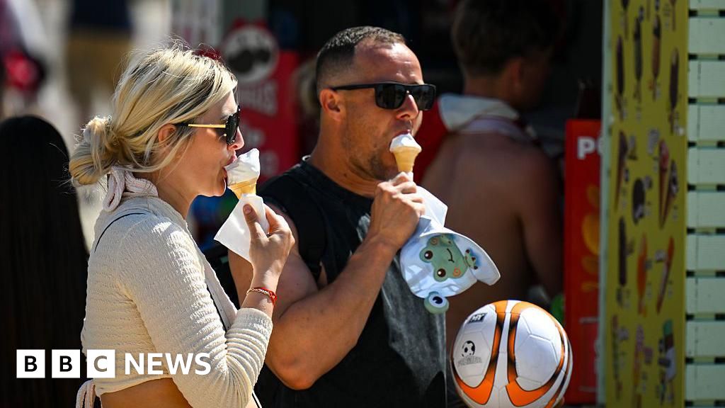 In pictures: Hottest May day recorded in the UK