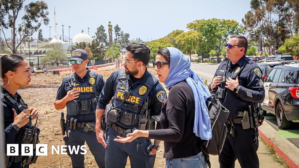 Father-of-eight killed in San Diego mosque shooting hailed as hero