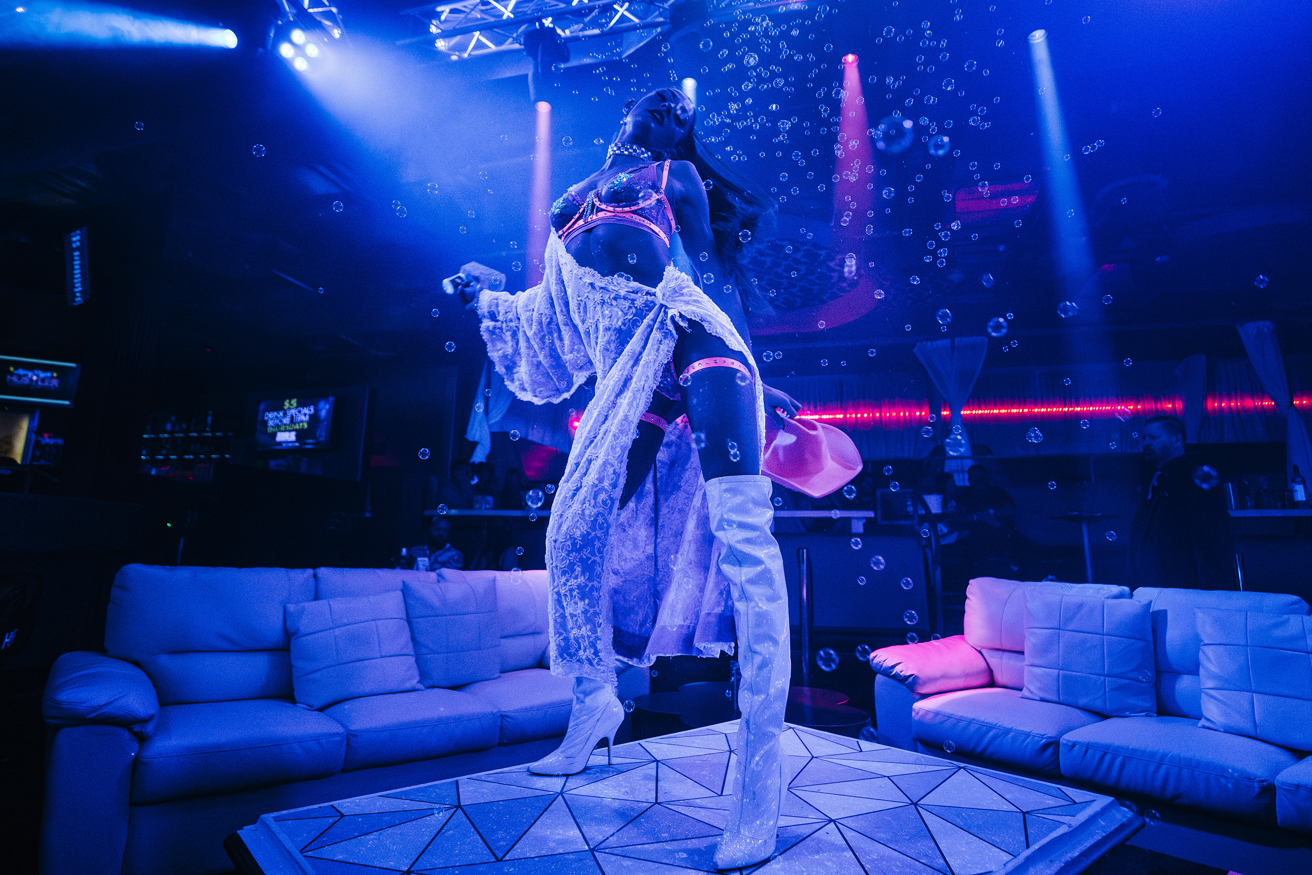 'Electric Fantasy' brings aerial acts and devious fun to Larry Flynt’s Hustler Club