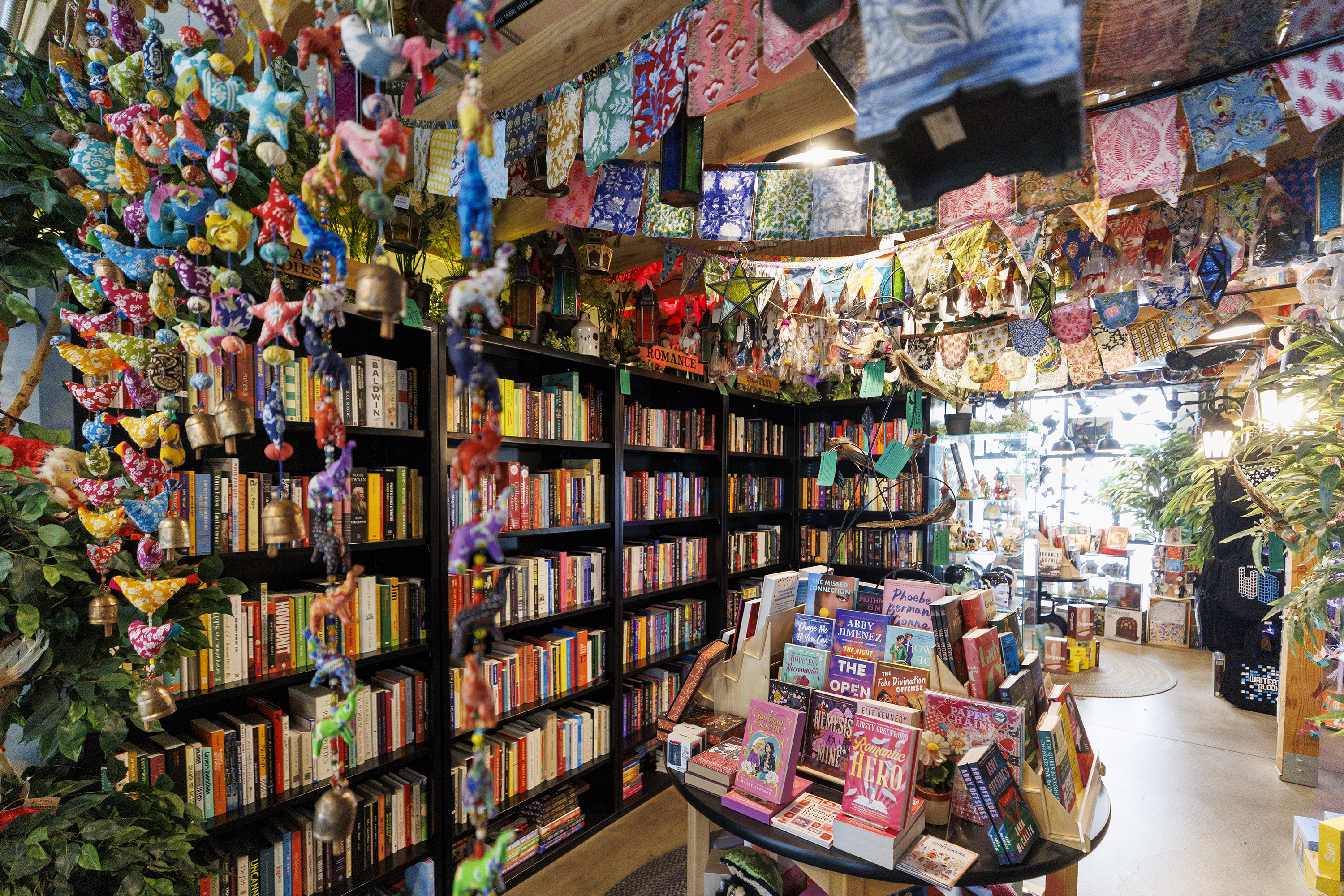 How to happily lose an entire afternoon in a Las Vegas bookstore
