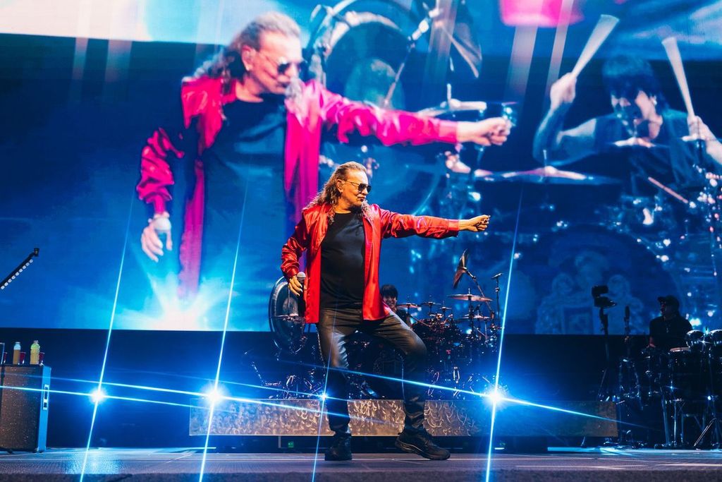 Maná’s Las Vegas stop turns rock en español into a cross-generational celebration