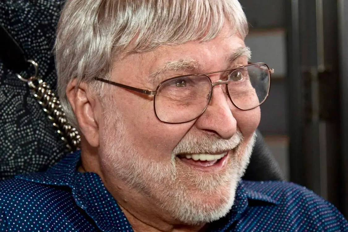Las Vegas real estate agent, former Flying Elvi dies at 78