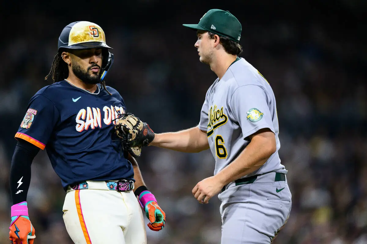 Laureano’s HR breaks tie, Padres snap Athletics’ 3-game winning streak