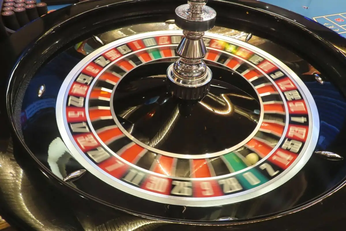 Are gamblers better off playing games with high table limits or lower-stakes? A professor weighs in