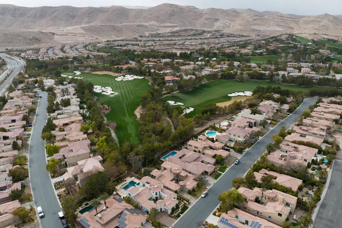 How many homes are being bought with cash in Las Vegas right now?