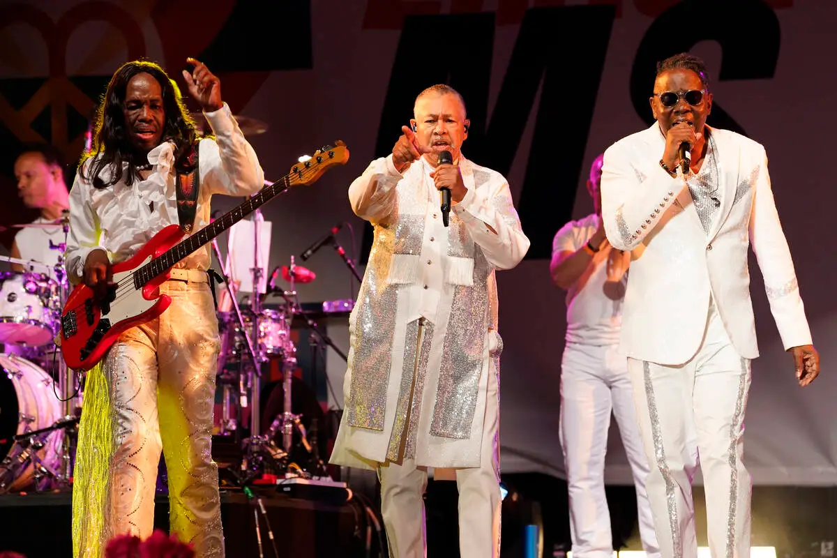 Moving and grooving keep Earth, Wind & Fire star feeling young