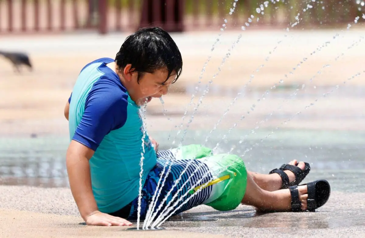 Here comes 105: Las Vegas to see hottest days of the year