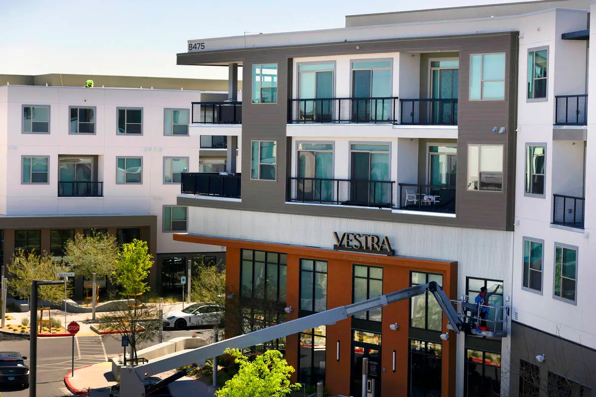 Rents continue their free fall in the Las Vegas Valley, report says