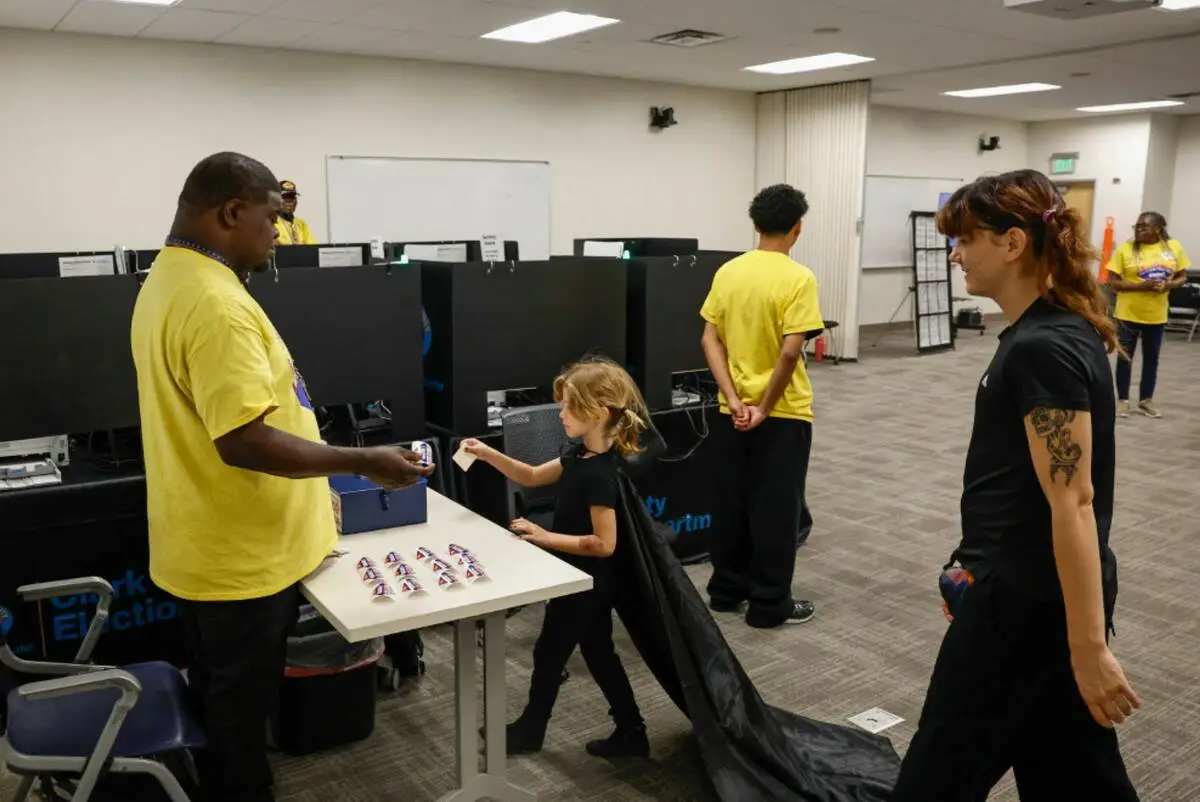 Friday is final day to vote early before June primaries in Clark County — PHOTOS