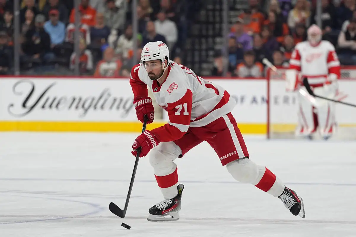 Golden Knights on Red Wings captain Larkin’s 3-team trade list: AP source