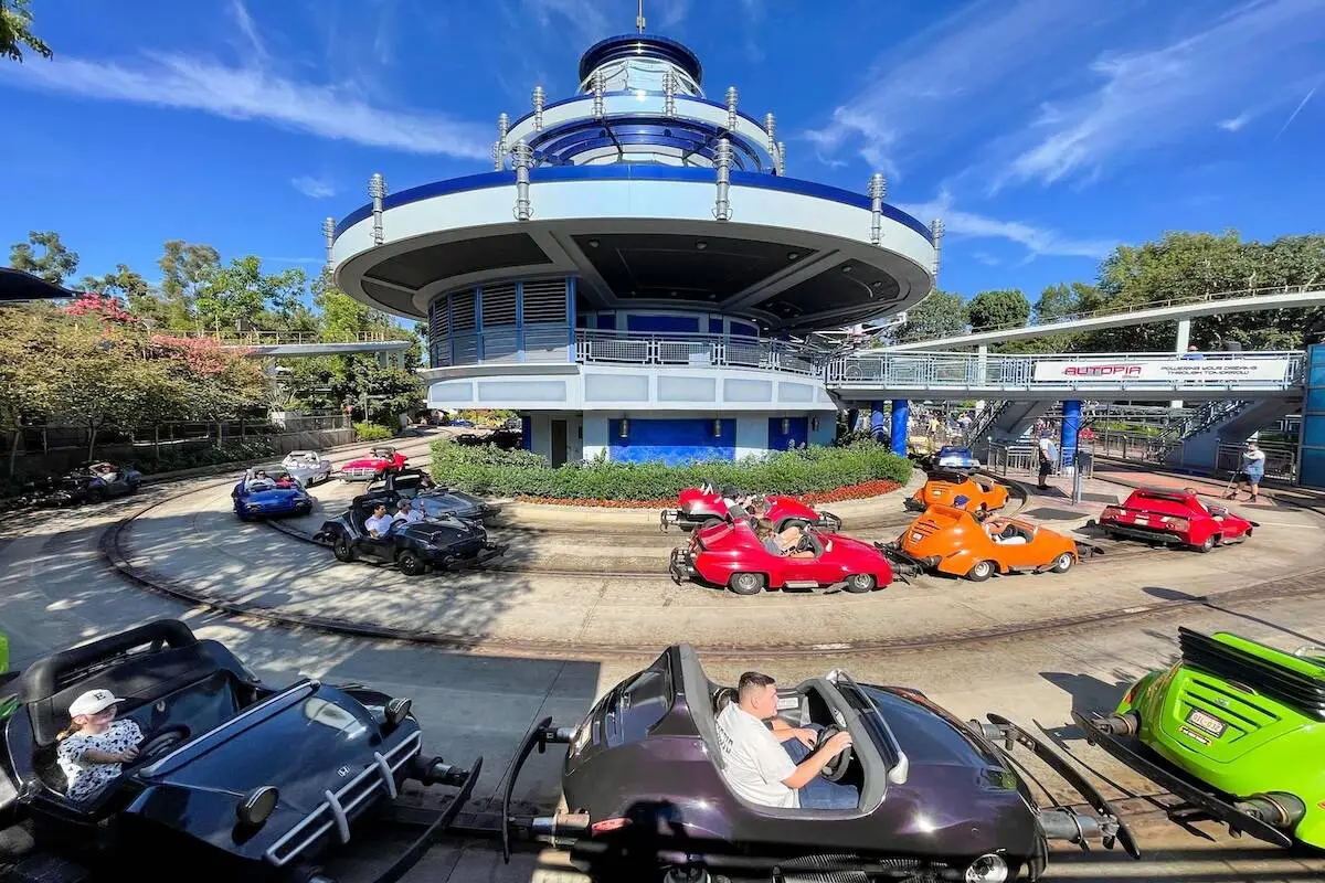 Disneyland gets deadline to retire gas-powered Autopia cars