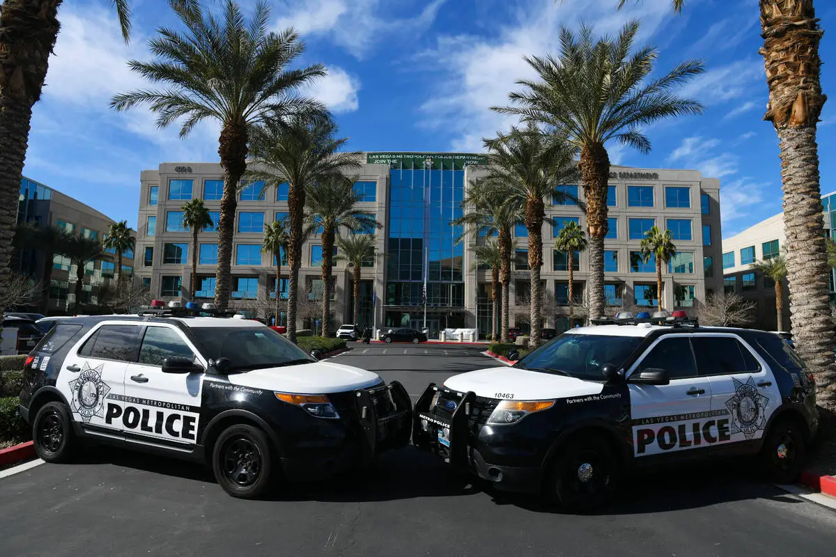 1 dead in motorcycle crash in East Valley