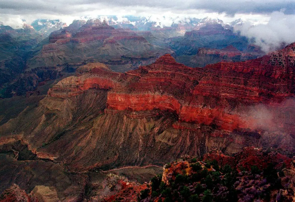 Extreme heat arrives again at Grand Canyon after 3 hikers die
