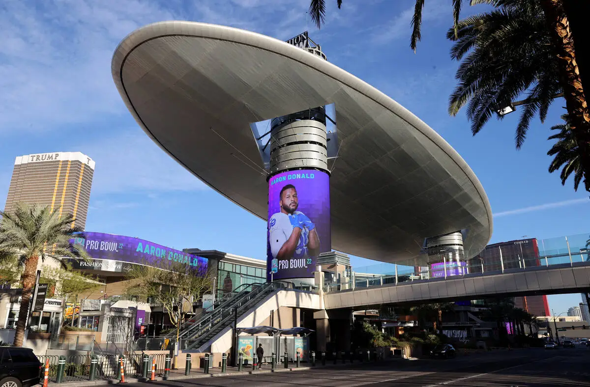 New retailers coming to shopping centers on Strip