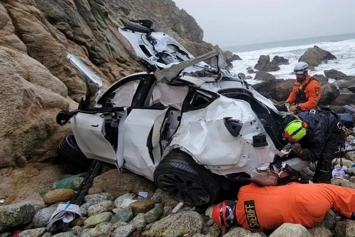Charges against California dad who drove family off cliff dropped after mental health treatment
