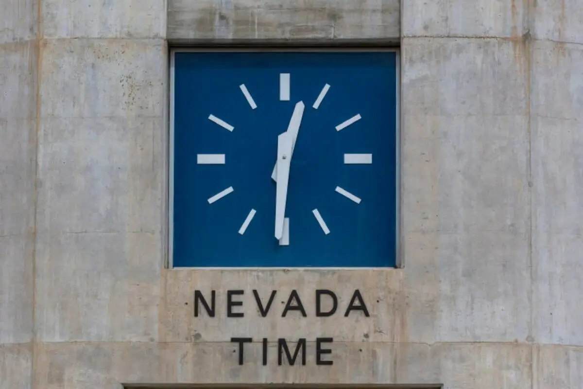 Do Nevada lawmakers support moving to permanent daylight saving time?