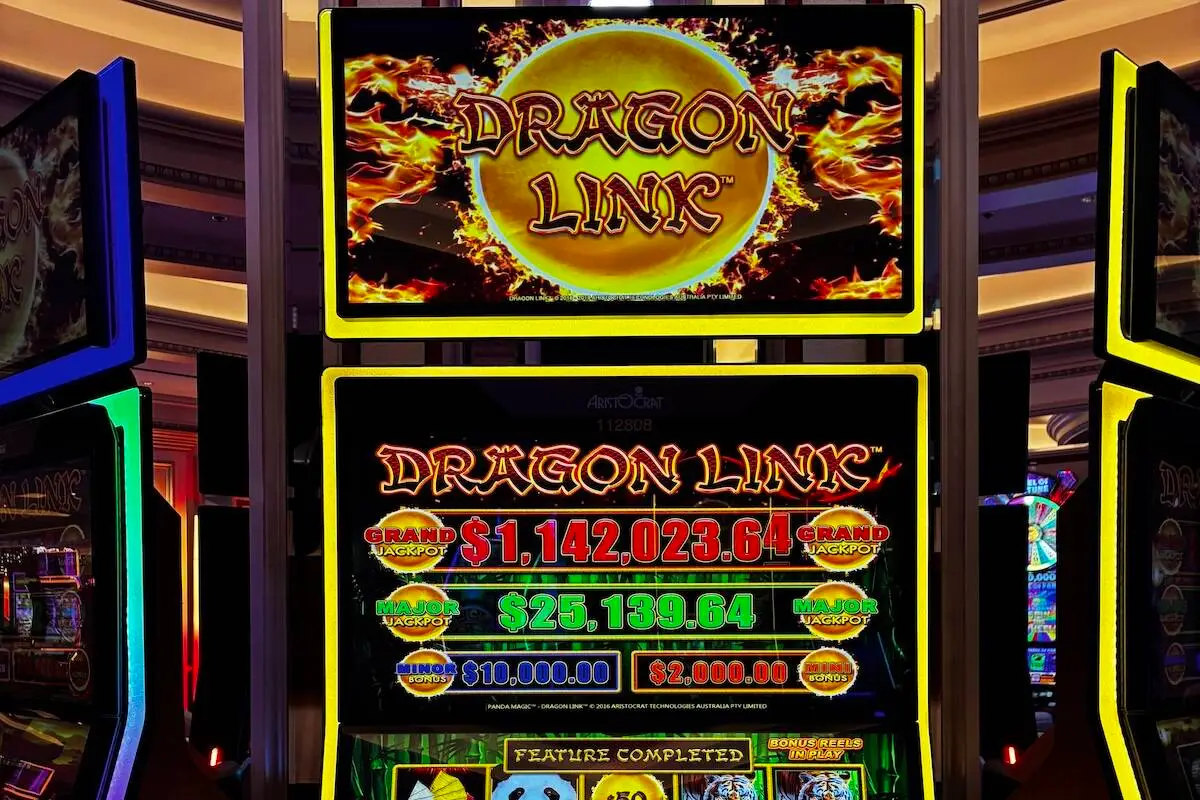 Guest wins jackpot worth more than $1M on Las Vegas Strip