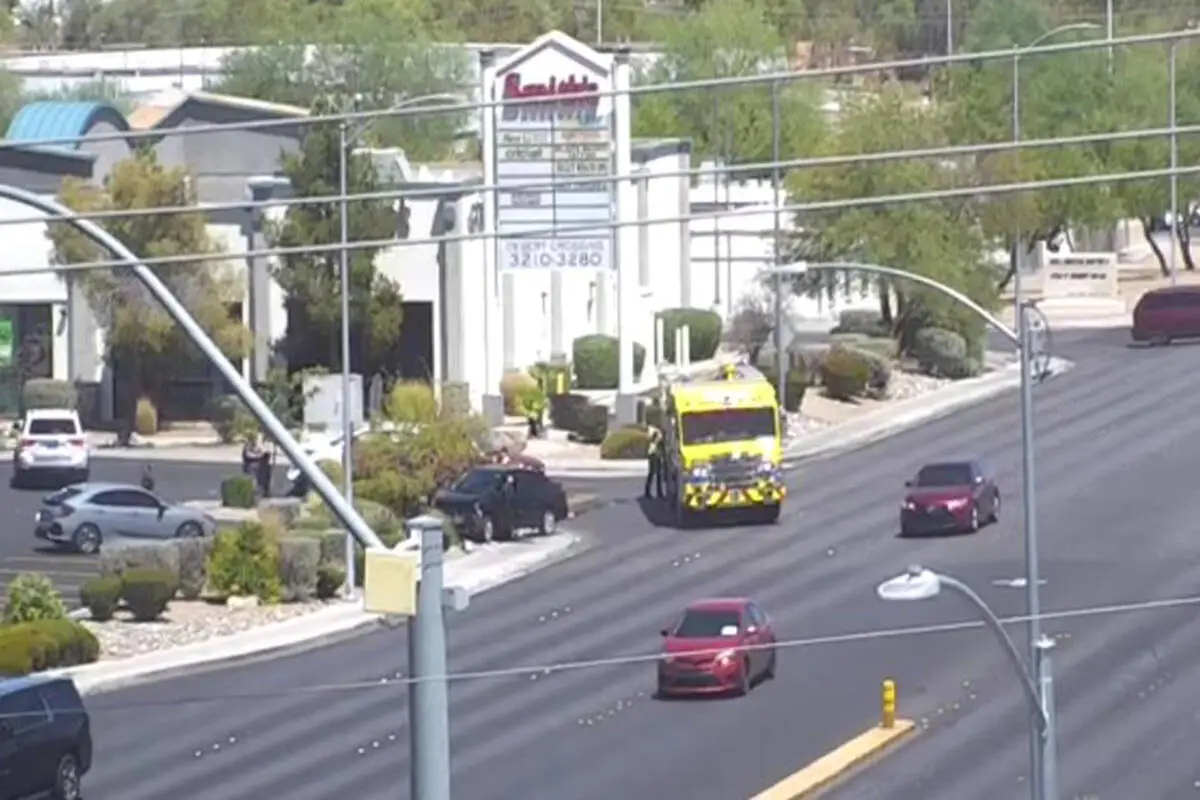 1 dead after 2-vehicle crash in central Las Vegas Valley