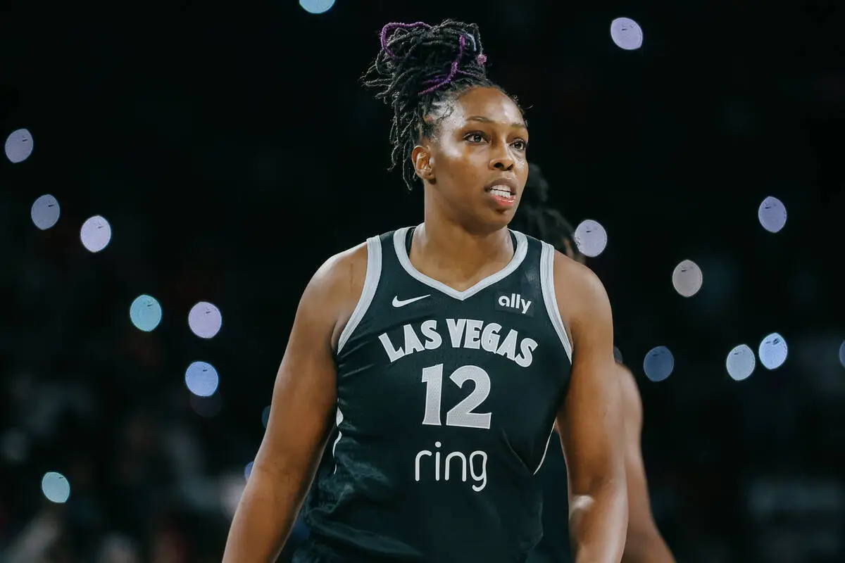 Gray leads Aces against Lynx after game-winning shot