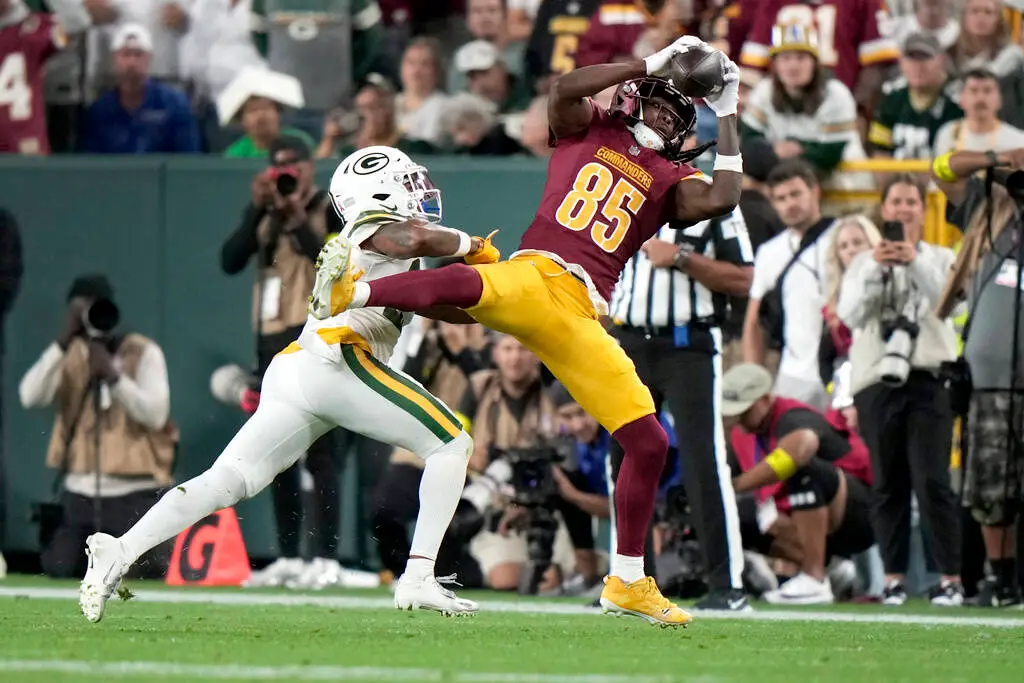 Raiders add downfield threat at receiver, release veteran defensive tackle