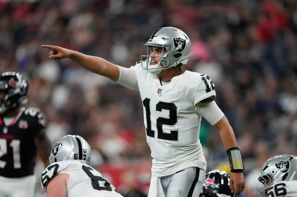 Fernando Mendoza INT, Aidan O’Connell-led Raiders comeback win stand out vs. Texans