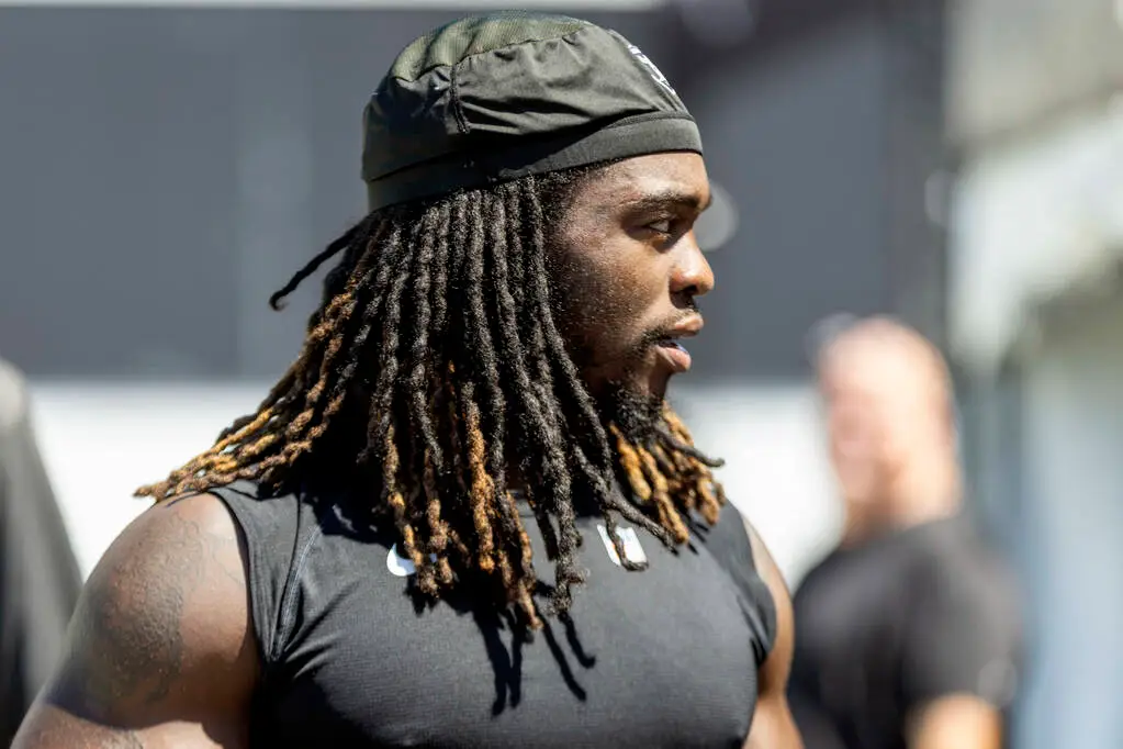 Raiders’ Ashton Jeanty suffers apparent leg injury in training camp practice