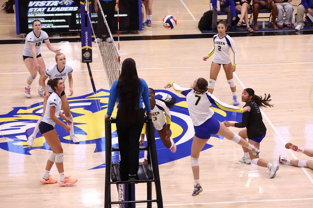 No. 4 Foothill beats No. 6 Sierra Vista in girls volleyball — PHOTOS