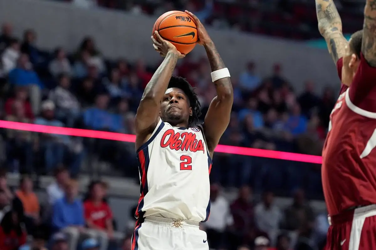 UNLV prized basketball transfer ineligible for now after court ruling