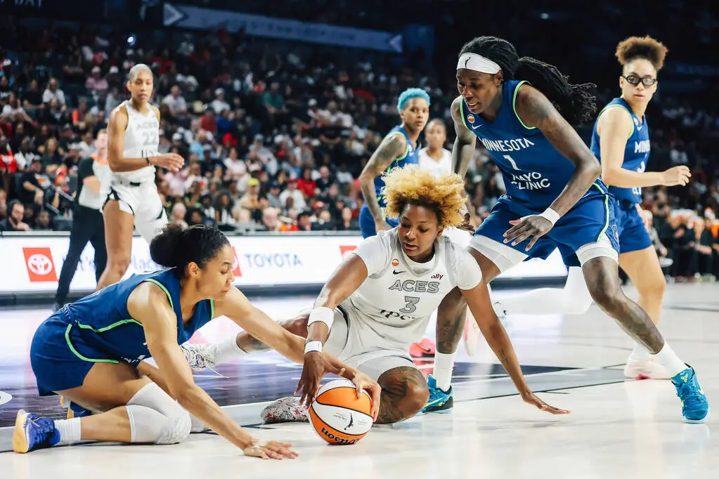 Aces confirm Smith will miss remainder of season with leg injury