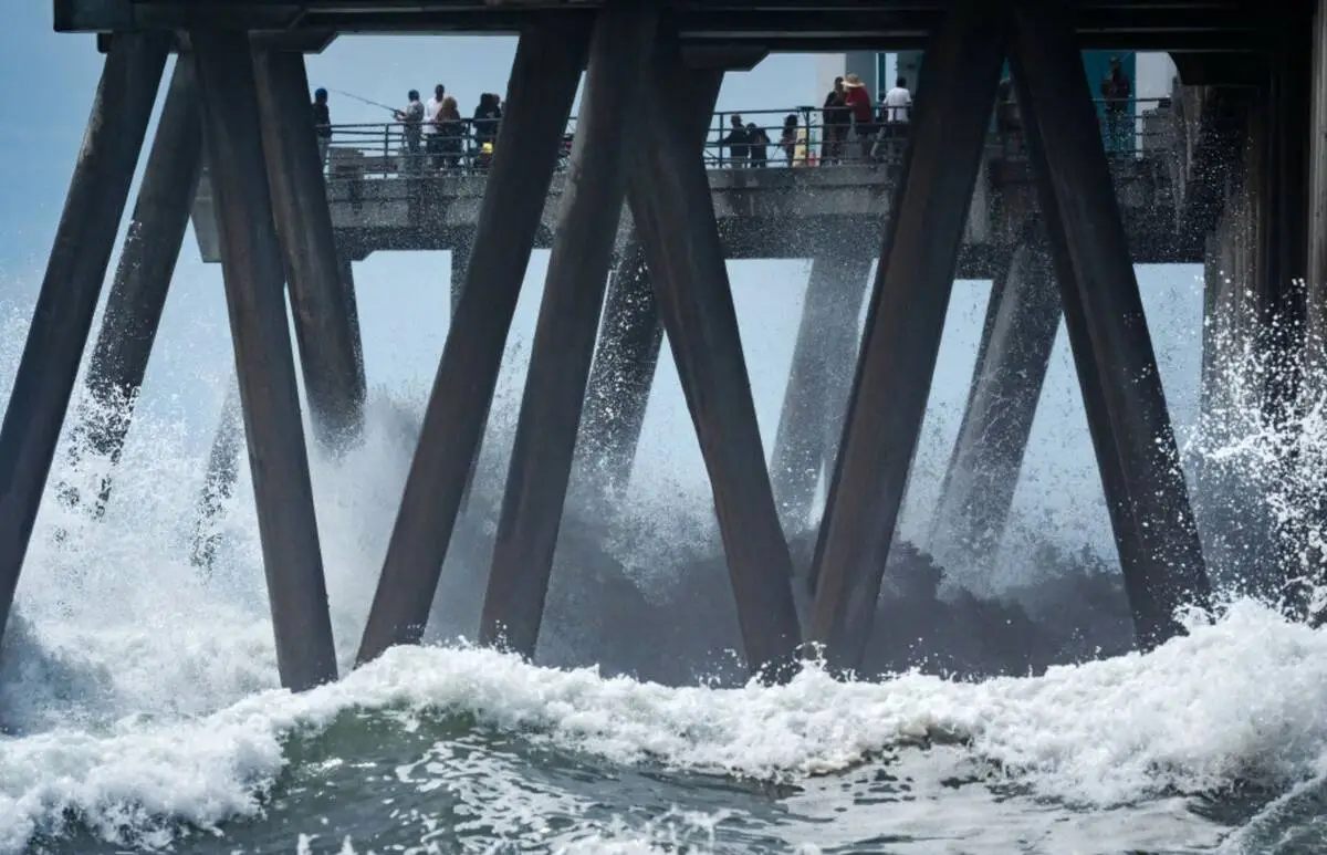 Remnants from Marie pound Southern California coast — PHOTOS