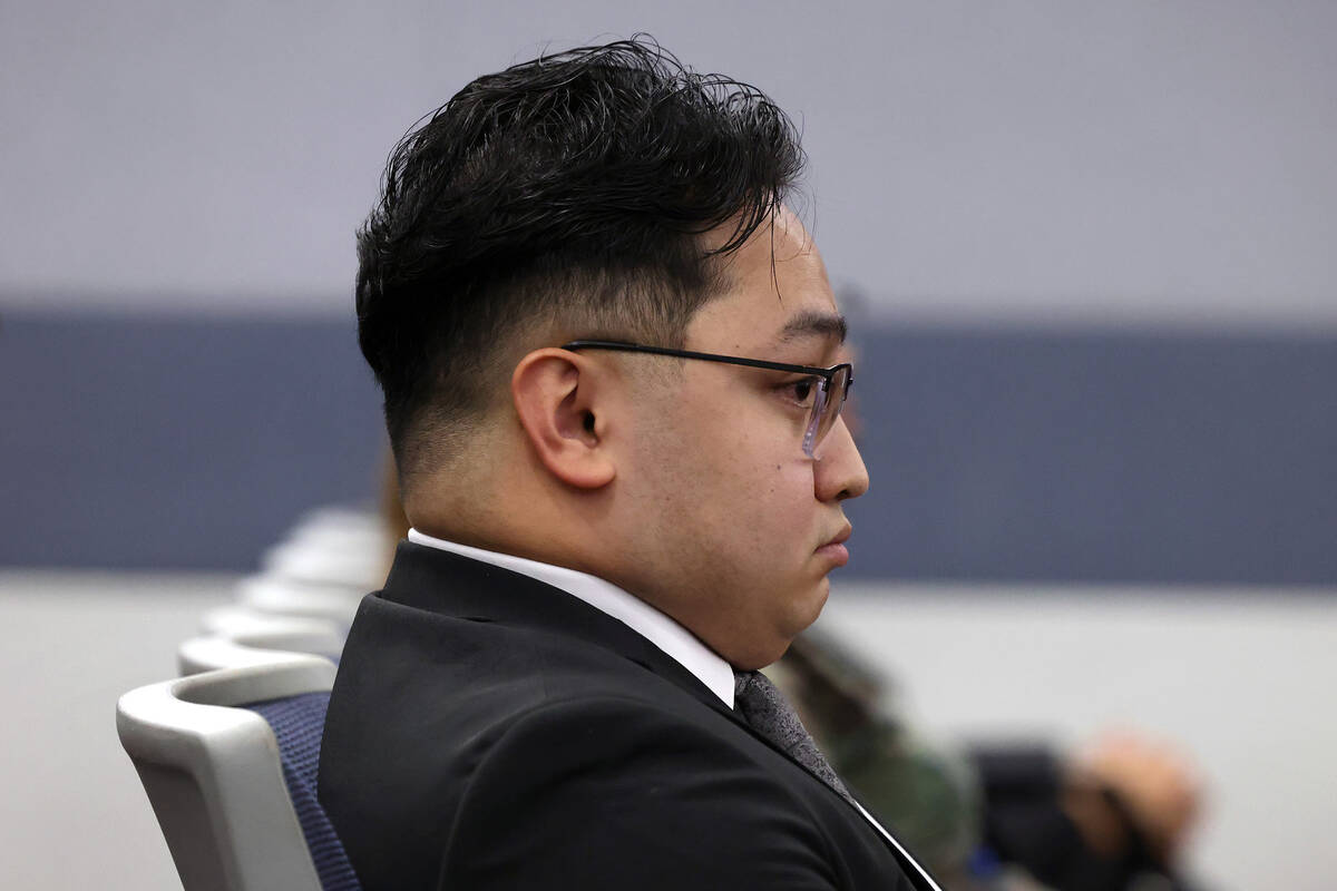 Judge orders jail time for ex-Metro officer who hugged, groped woman on duty