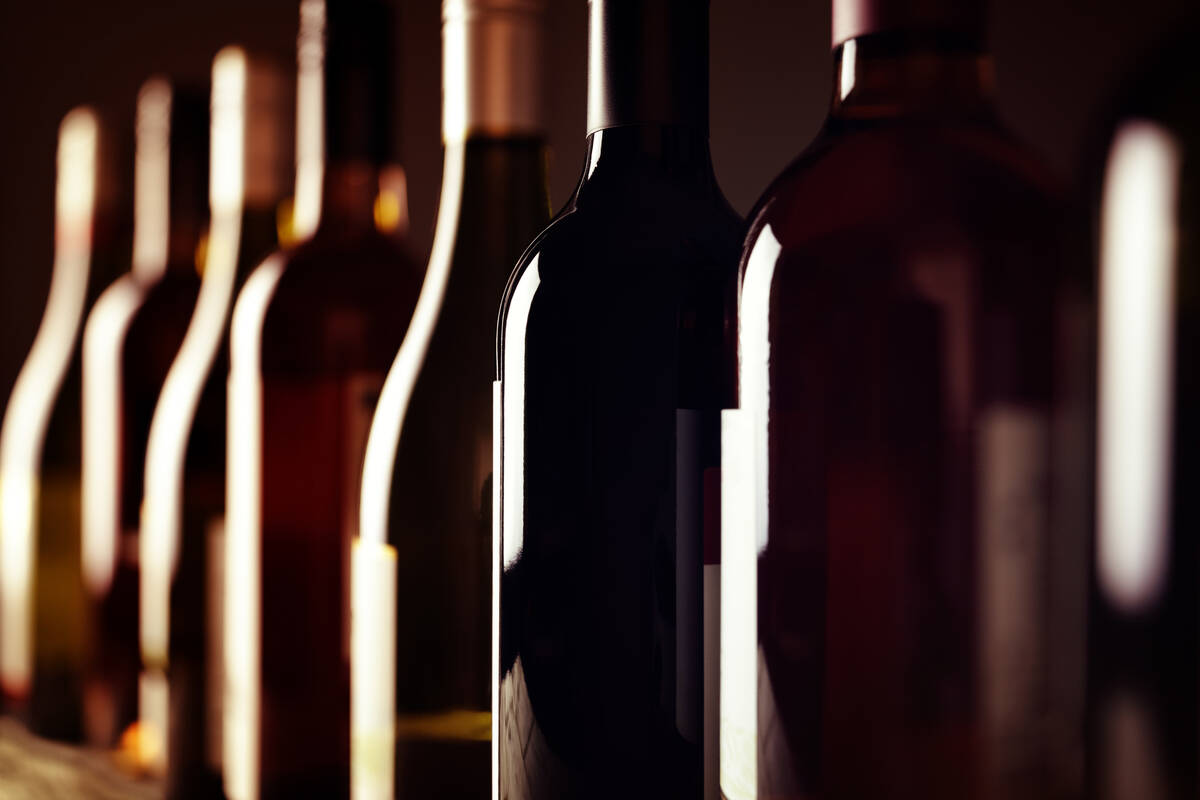 Henderson considers allowing restaurants to sell alcohol to go, for delivery