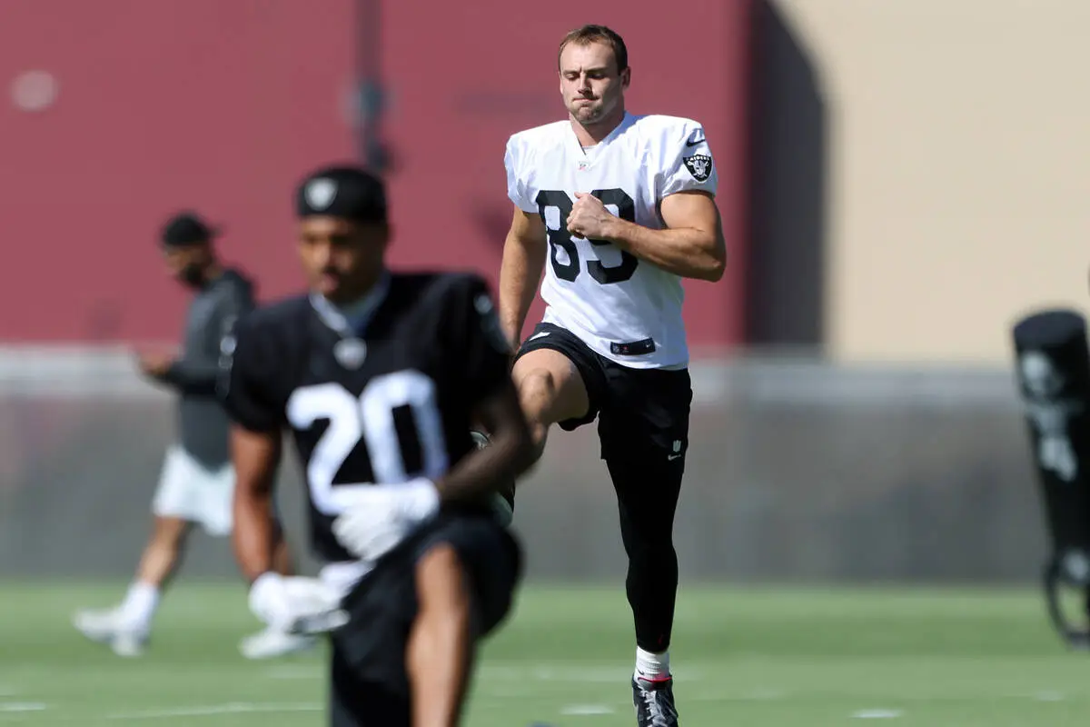Raiders coach expected to discuss status of star TE, Week 2 matchup vs. Chargers