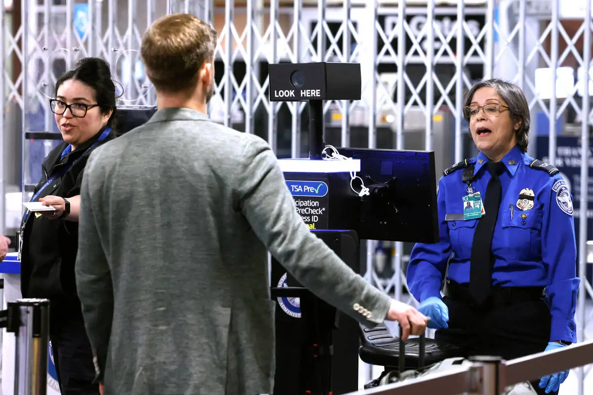 TSA offering special security lanes for military at Reid Airport