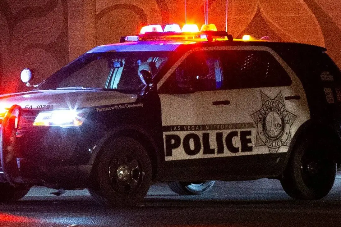 Off-duty Metro officer injured in shooting in western Las Vegas