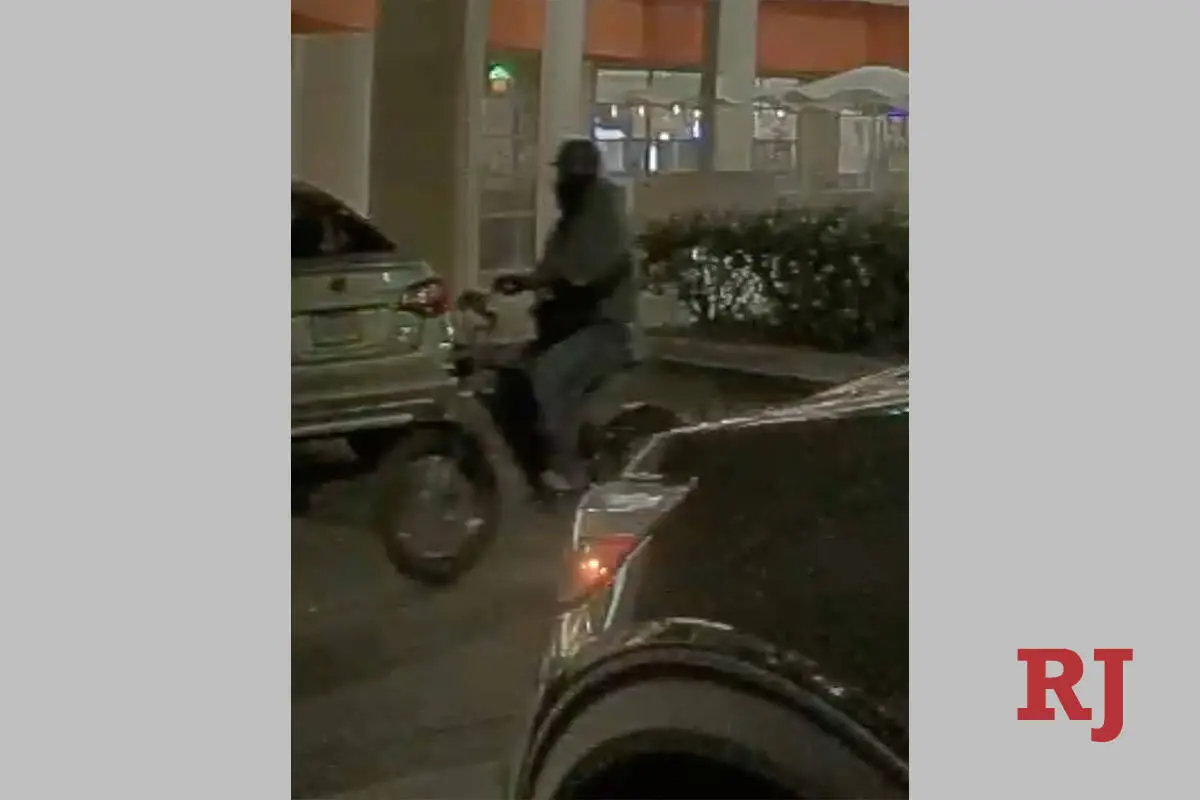 Police searching for e-bike-riding shooter of off-duty officer