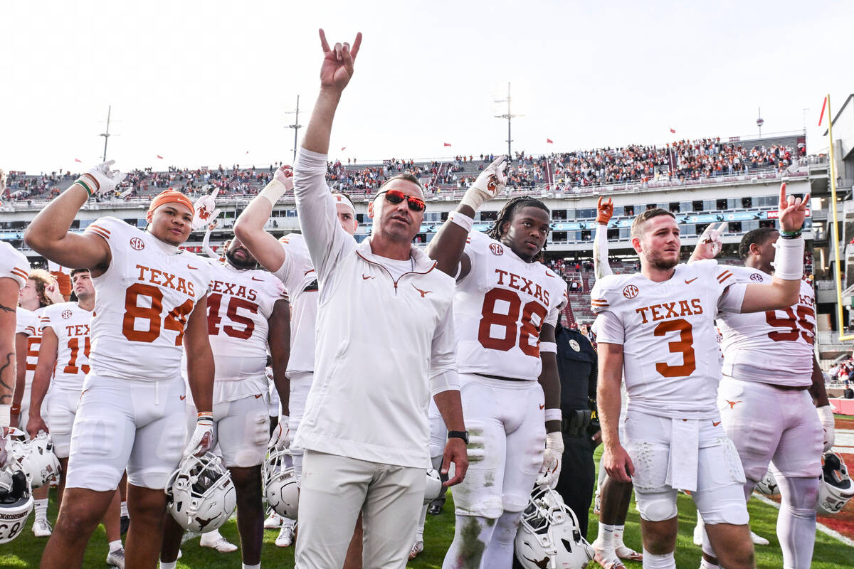 College football betting: Tennessee, Minnesota among 4 best bets