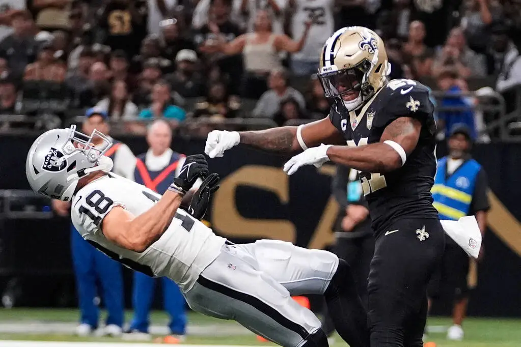Raiders WR knocked out of homecoming game vs. Saints with fractured forearm