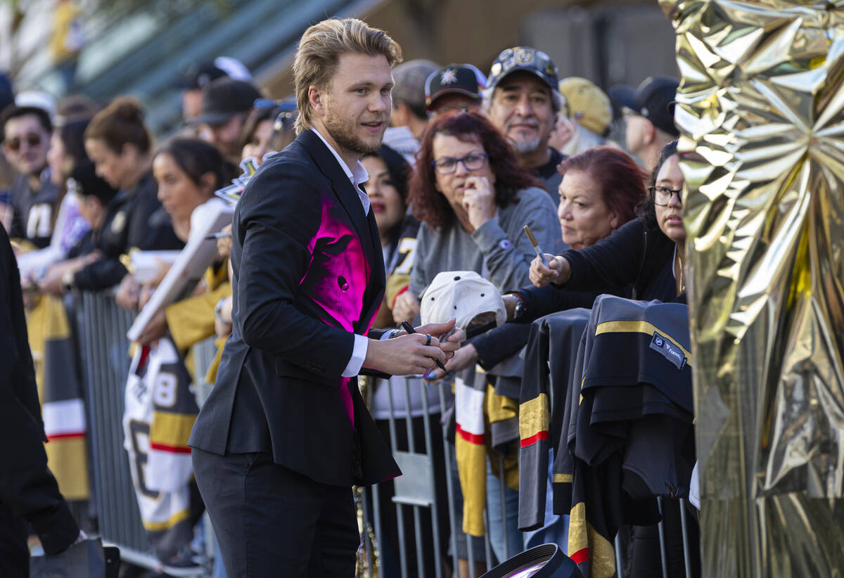 Golden Knights bring back nostalgia, Las Vegas feel for pregame show