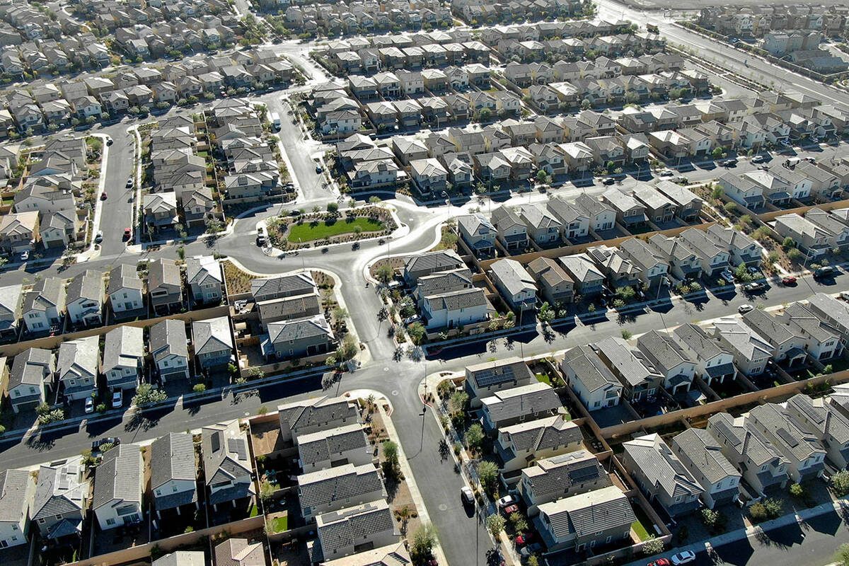 Free rent? Las Vegas apartment deals are becoming more common