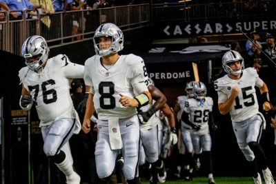 Raiders-Patriots betting prediction: Two views lead to different plays on Sunday’s game