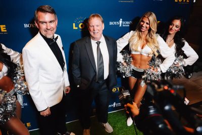 Nonprofit honors Raiders owner for supporting youth mental health