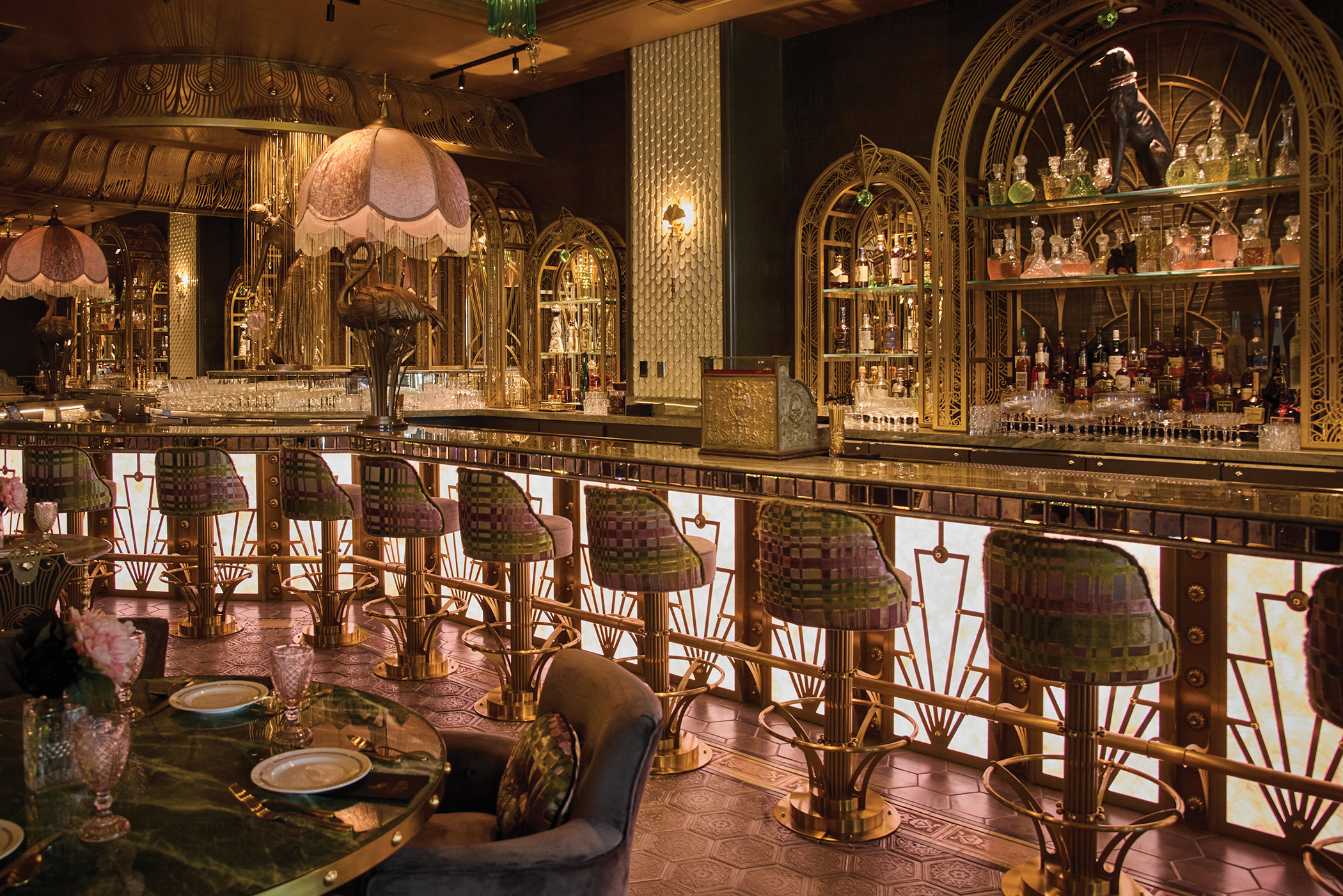 Lisa Vanderpump serves up vintage Flamingo flair at the new Pinky’s
