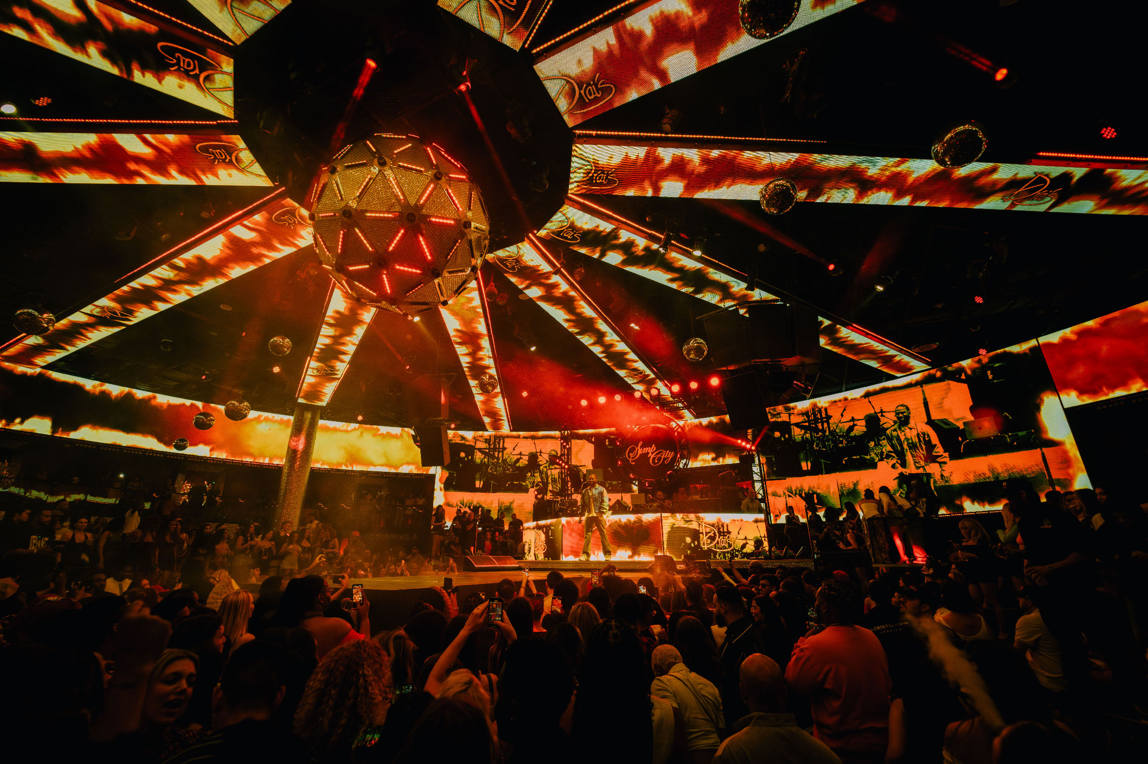 Simp City finds more ways to expand its robust R&B party