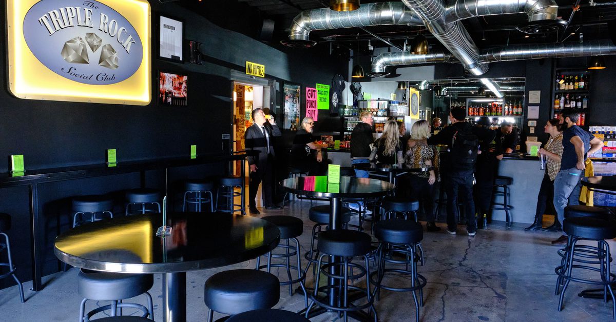 Vegas Dive Bar Legend Pours Drinks in a Pringles Can at the New Punk Rock Museum’s Bar