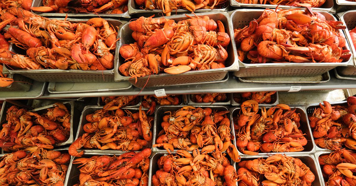 900 Lobsters, 5,000 Pounds of Shrimp: Inside the Palms’ Wild All&You&Can&Eat Buffet